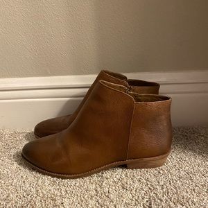 brown Gianni Bini boots. women’s size 8.5